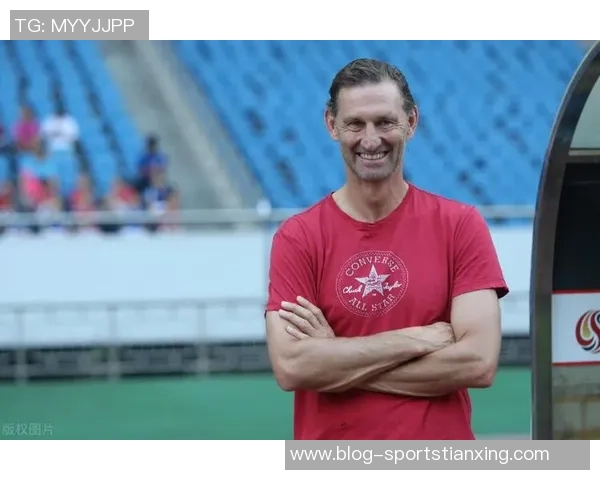 阿森纳祝贺传奇球员亚当斯59岁生日回顾669场比赛与48个进球的辉煌历程 阿森纳祝贺传奇球员亚当斯59岁生日回顾669场比赛与48个进球的辉煌历程